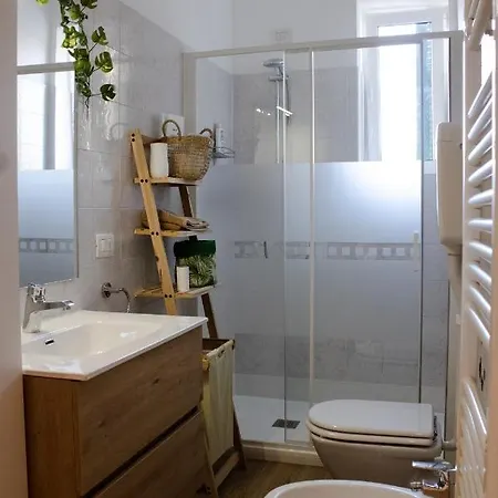 La Ringhiera Tropicale-bilocale Con Parcheggio E Self Check In Apartment