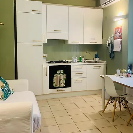 La Ringhiera Tropicale-bilocale Con Parcheggio E Self Check In * Locate di Triulzi